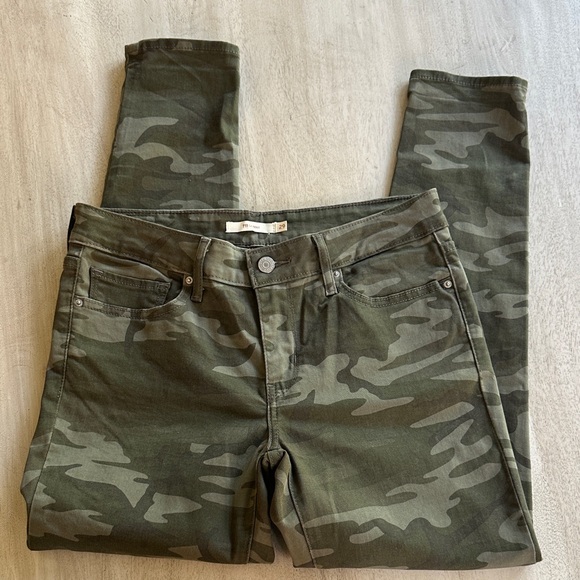 Levi's Camouflage Skinny Jeans - Picture 14 of 16